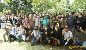 FIB UI bersaa Komunitas Kota Pusaka Tanam  1000 Pohon, Dukung Sustainable Development Goals ke-15