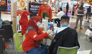 Vaksinasi Covid-19 oleh BIN di D'Mall dapat Antusiasme Masyarakat