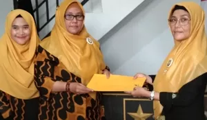 Kaum Emak-emak Partai Ummat Kota Depok Tunjukan Eksistensi : Punya Pasar Kamis Permata, Bidik Pemberdayaan Perempuan