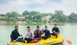 Sajikan Kegiatan Ketua LPM Kelurahan Cilangkap Depok : Mendayung Riang Gembira, Kenikmatan Pesona Situ Cilangkap