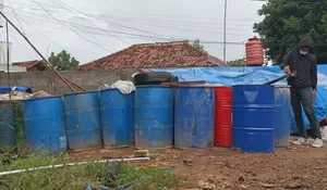 Bareskrim Periksa Ayah dan Anak Pemilik Gudang di Tapos Depok