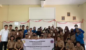 PMKM Mahasiswa Program Studi Akuntansi S1 Universitas Pamulang Berbagi Pengetahuan Pengelolaan Uang Saku untuk Siswa SMAN 6 Depok