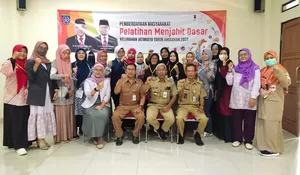 30 Warga Jatimulya Depok Dilatih Menjahit, Lihat Tujuannya