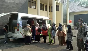 Warga Sukmajaya Minati Gelar Pangan Murah Program DKP3 Depok