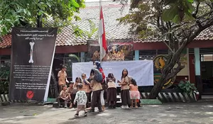 Orangtua Jaga SDN Pocin 1 Depok Jelang Diusir
