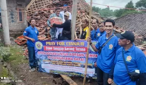 Simak Kelurahan Boponter Depok untuk Gempa Cianjur : Katar Terjun ke Lokasi, Serahkan Donasi Masyarakat