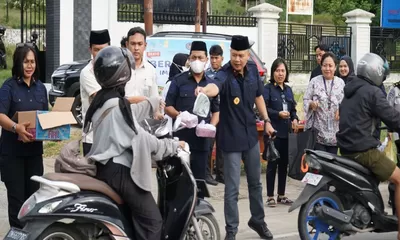 Ramadhan 1447 H Imigrasi Sulteng, Bukan Cuma Urus Paspor Tapi Tebar Takjil di Palu