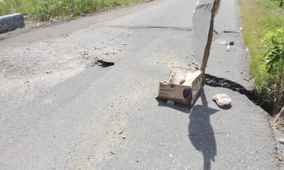 Hujan Deras Rusak Jalan Provinsi di Lore Timur