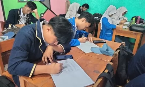 Rangkuman Menilai Karya Melalui Resensi Kelas 11 Materi Bahasa Indonesia Semester 2
