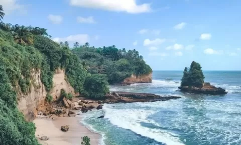 Ada Africa Van Java di Situbondo, Inilah 5 Tempat Wisata di Jawa Timur, Yuk Nikmati Keindahan Alamnya