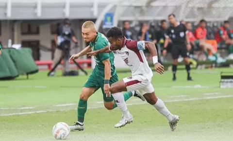 BRI Liga 1, Persebaya Sukses Perpanjang Tren Positif, PSM Makassar Makin Terpuruk