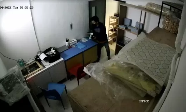 Polisi Terima Laporan dan Olah TKP Pencurian di Toko Ruben Onsu 