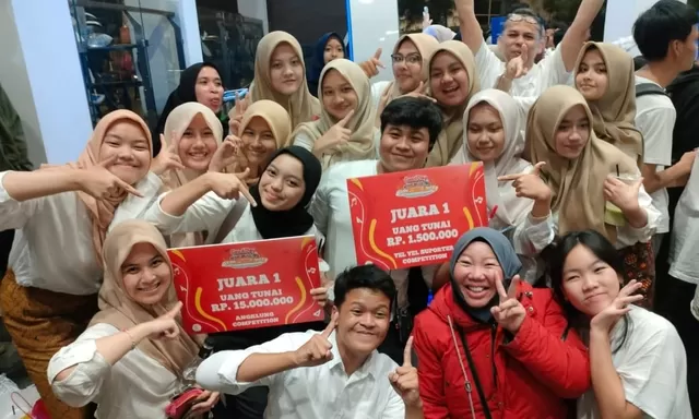 Grup Angklung SMAN 15 Bandung...Juara 1 Jawa Barat....