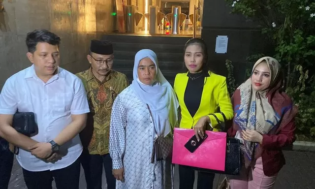 Ibu Imam Maskyur, Pemuda Aceh yang Tewas Dianiaya Oknum TNI  Datangi Polda Metro Jaya