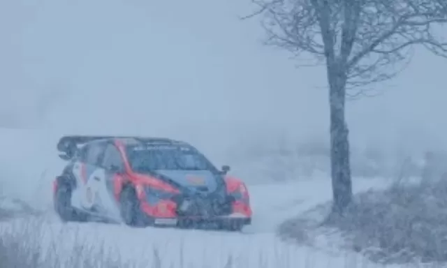 Diguyur Salju Lebat, Hyundai Tunda Tes Mobil WRC Thierry Neuville untuk Reli Monte Carlo