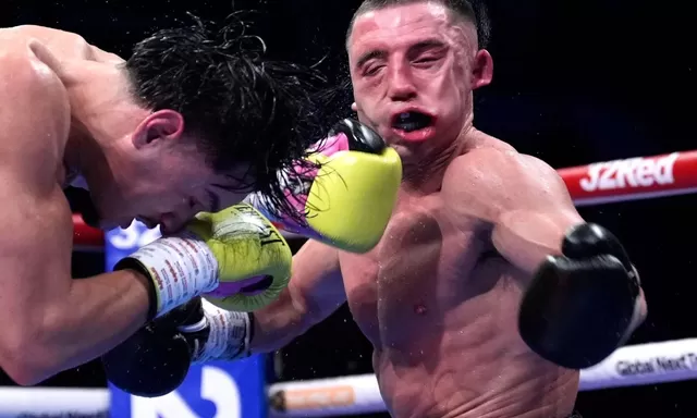 Nick Ball Bukan Hanya Kehilangan Sabuk Kelas Bulu WBA, Wajahnya Juga Penyok Dihajar Brutal Brandon Figueroa