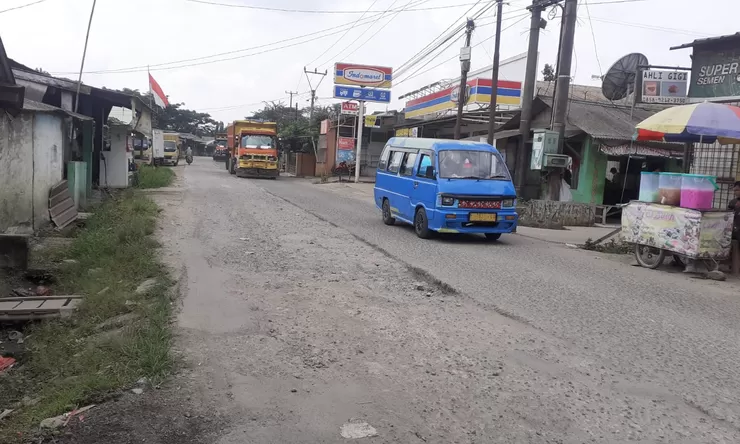Sudah Rusak Berat, Jalanan Rumpin yang Sering Dilintasi Presiden Jokowi bakal Diperbaiki Tahun Depan