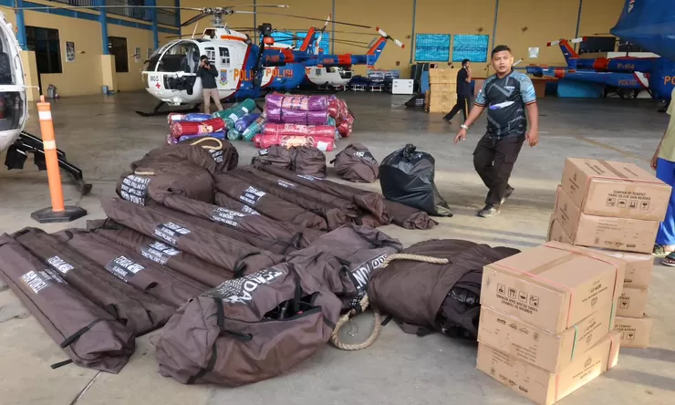 Kerahkan 2 Pesawat, Polri Kirim Bantuan Logistik dan SAR untuk Korban Bencana di 3 Provinsi yang Terdampak