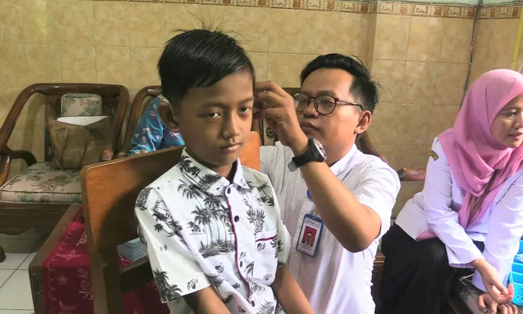 Pemkab Rembang Bagikan Alat Bantu Dengar Gratis, Bantu Penyandang Disabilitas Lebih Mandiri
