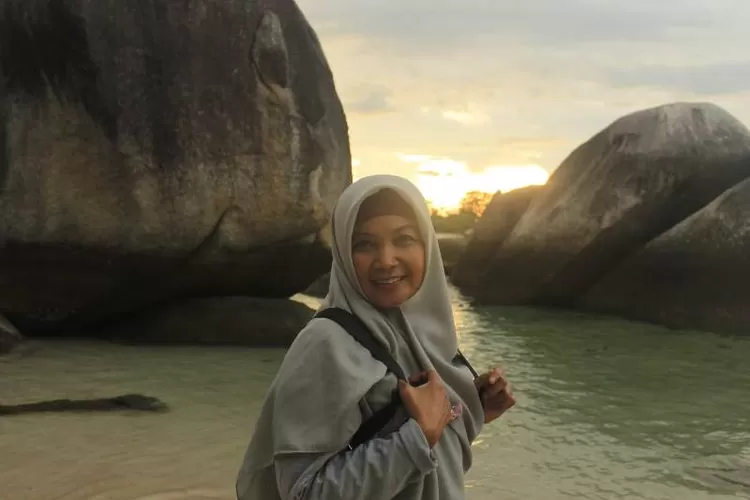 Sunset dari Pantai Tanjung Tinggi, salah satu lokasi syuting film Laskar Pelangi