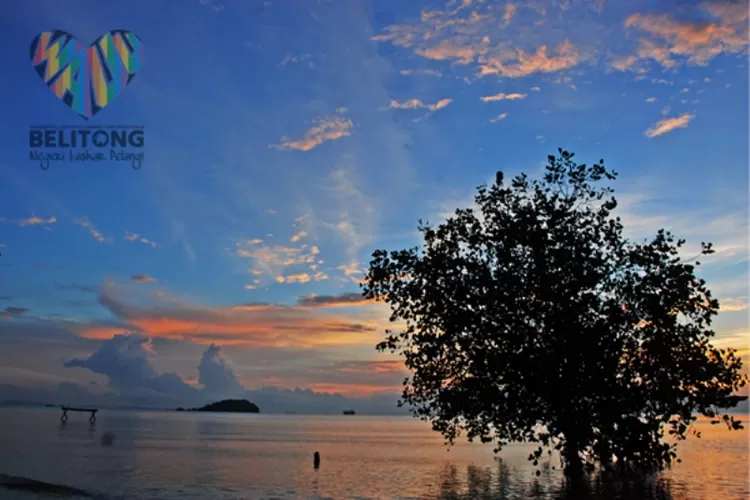 Senja di Pantai Tanjung Pendam, Belitung