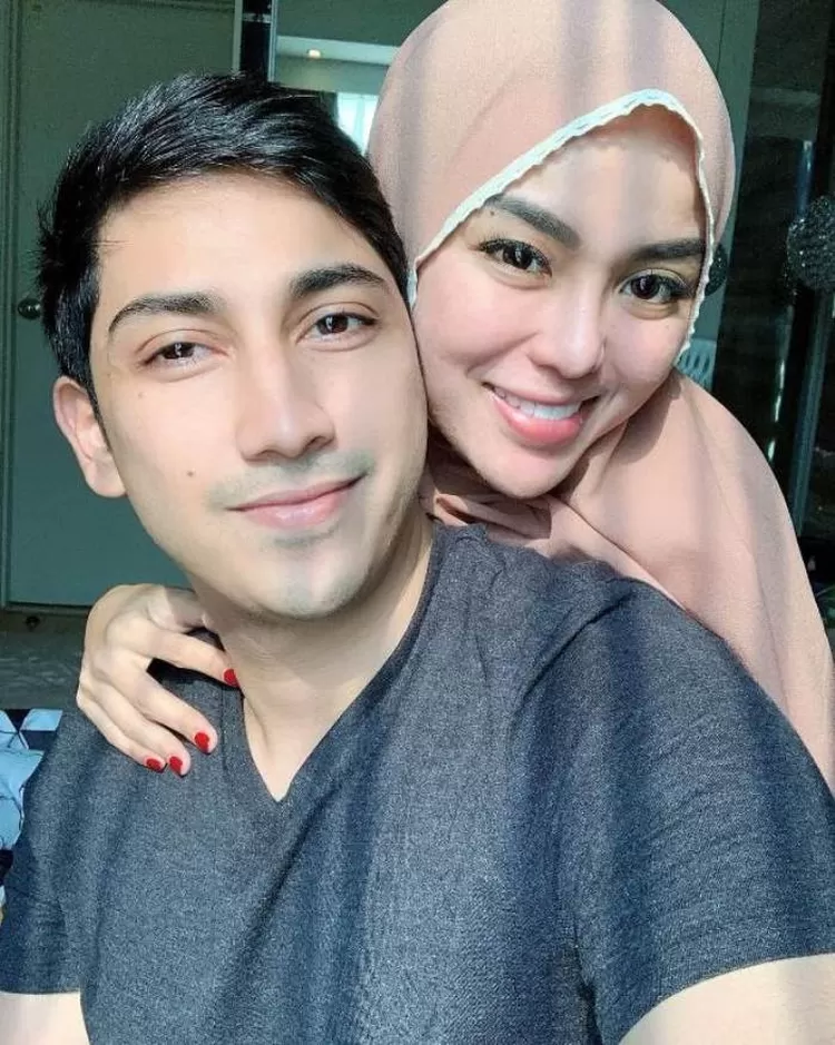 Medina Zein dan suaminya, Lukman Azhari.