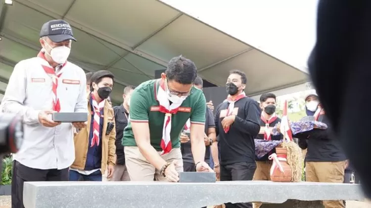 Menparekraf Sandiaga Uno hadiri peletakkan batu pertama ekowisata Eiger Adventure Land