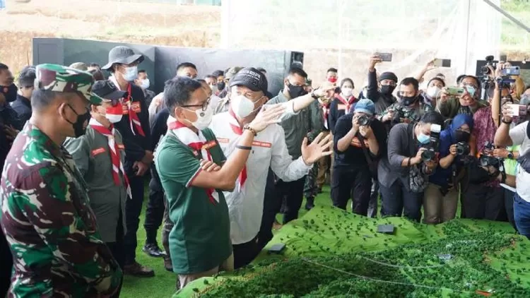 Menparekraf Sandiaga Uno hadiri peletakkan batu pertama ekowisata Eiger Adventure Land