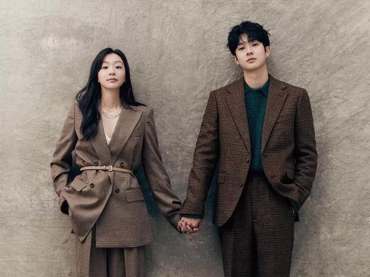 Kim Da MI dan Choi Woo Sik, pemeran utama drama 'Our Beloved Summer' yang masuk daftar 'Top 10 Drama Search Issue Keywords' Good Data Corporation
