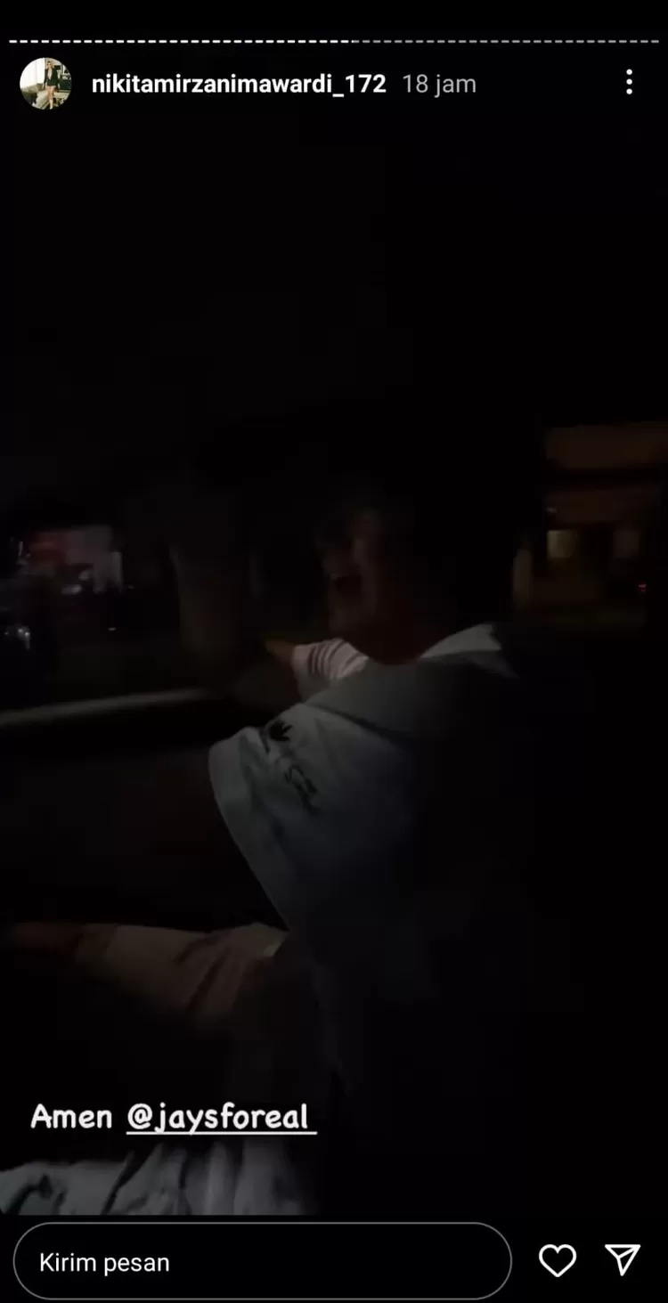 Wijin semobil dengan Nikita Mirzani