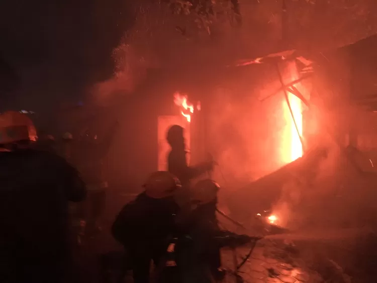 Dudang pasar bunga Wastukencana terbakar