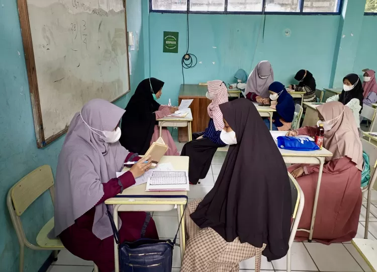 Baca Al-Qur'am salah satu tes masuk PPI 110 Manba'ul Huda Bandung