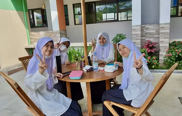Siswi SMP Prima Cendekia Islami