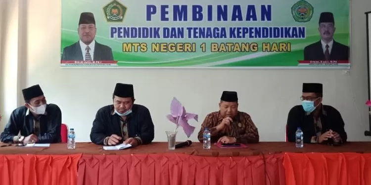 MTS Negeri 1 Batang Hari Laksanakan Program Kegiatan Pembinaan Pendidik dan Tenaga Kependidikan