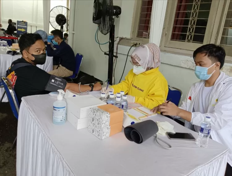 2000 dosis vaksin AstraZeneca disiapkan oleh Yellow Clinic kepada akseptor peserta Munas IX AMPI dan masyarakat umum di Kota Bandung