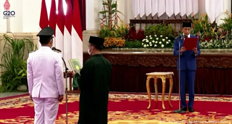 Presiden Jokowi melantik Gubernur Sulsel Andi Sudirman Sulaiman. 