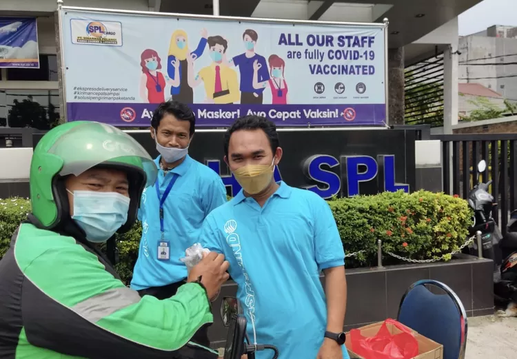 Pembagian di wilayah Jakarta Pusat ,di sekitaran Kantor kurir SPL Cargo Kelurahan Harapan Mulya,Kecamatan Kemayoran