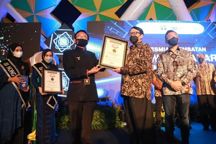 Jembatan Aria Wangsakara menyabet penghargaan dari MURI