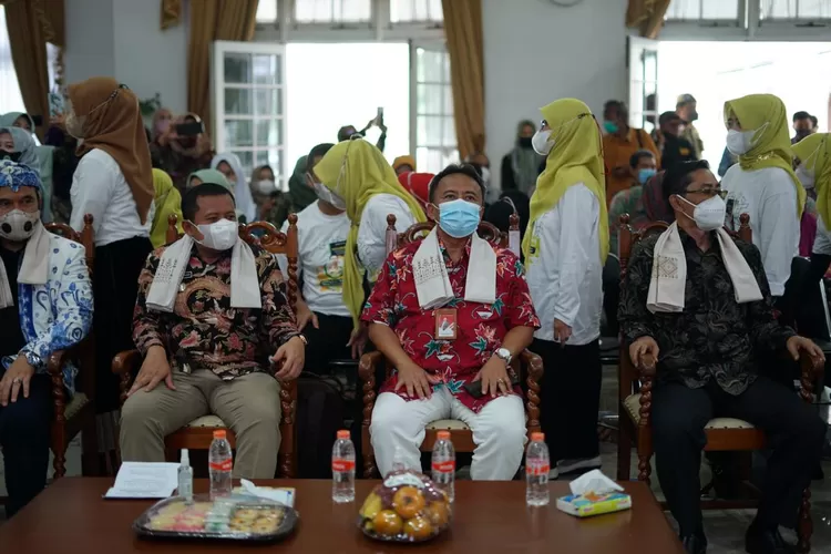 Puncak acara Lomba Karya Tulis Artikel Populer atau Nonilmiah Antar Guru Paud, TK, SD, SMP dan Siswa SMP se-Kabupaten Sumedang