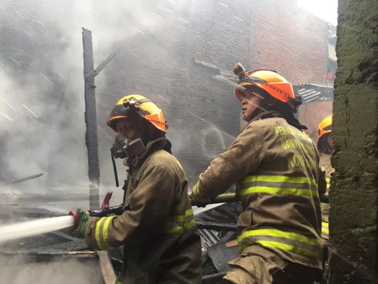 Penanganan kejadian kebakaran di Bandung