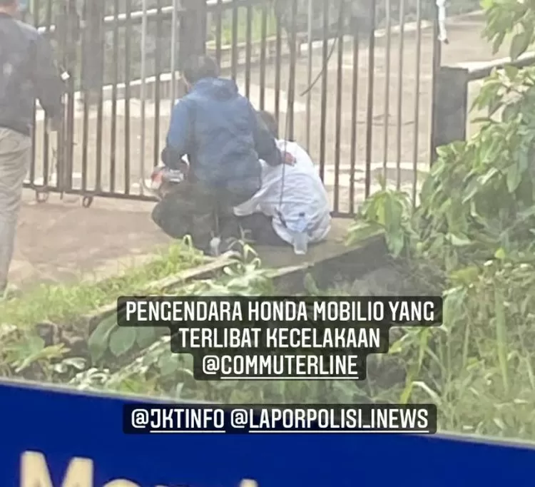 Pengendara mobil selamat 