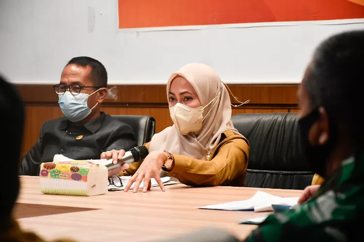  "Bupati Pimpin Pertemuan High Level Meeting, Senin, (25/4/2022) di Ruang Command Center Kantor Bupati Luwu Utara."