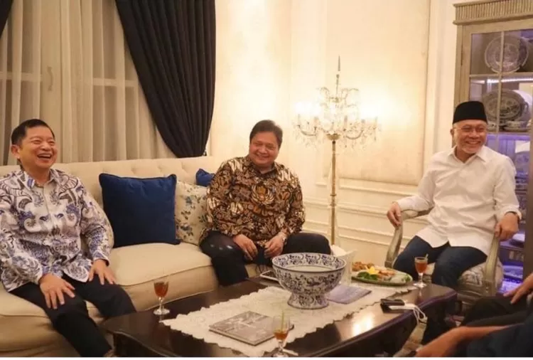 Ketua Umum Partai Golkar Airlangga Hartarto bersama dua sahabat Ketum PAN Zulkifli Hasan dan Ketum PPP Suharso Monoarfa berkomitmen mrmbentuk Koalisi Indonesia Bersatu sebagai pemersatu dari ancaman perpecahan perbedaan politik identitas di Pemilu 2024 