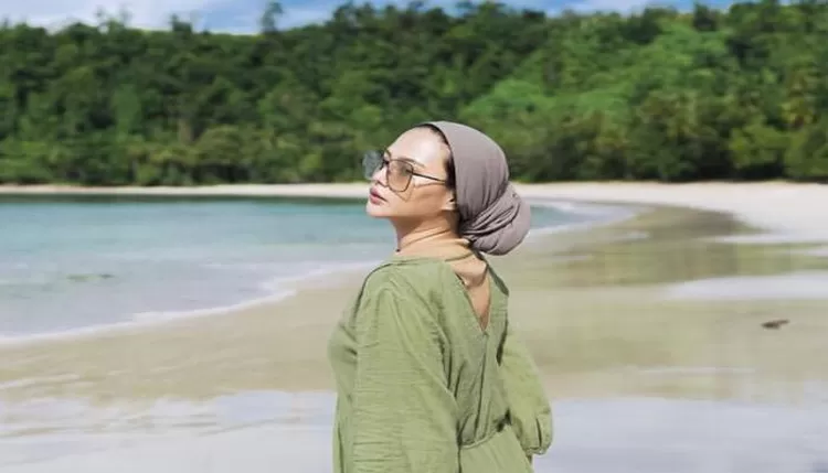 Dara Arafah kenakan hijab
