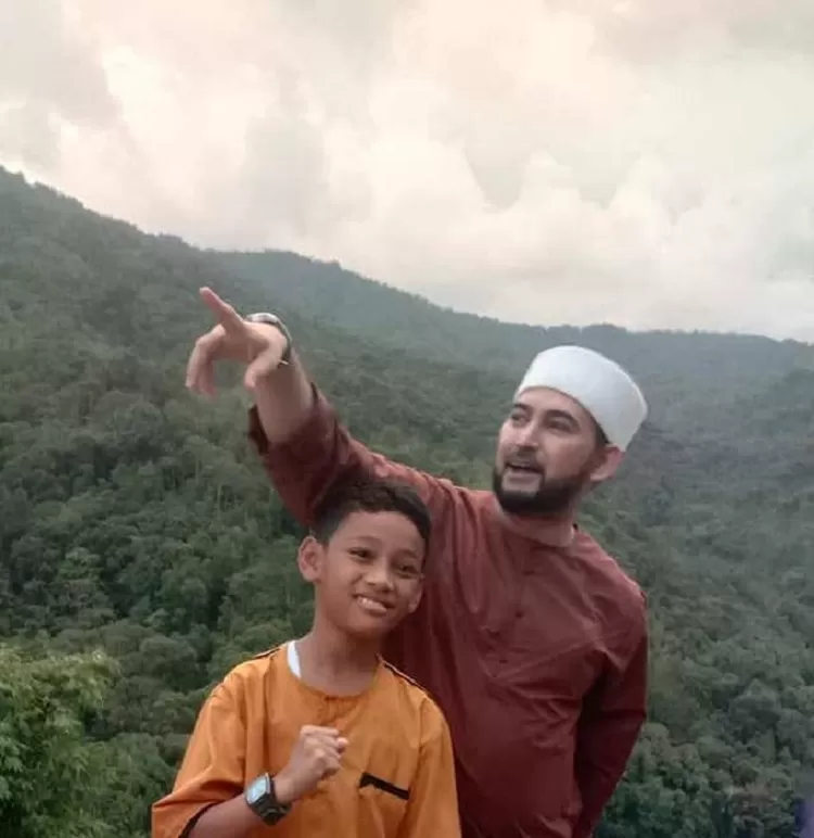 Habib Ahmad Al Habsyi Nikmati Indahnya Rongkong