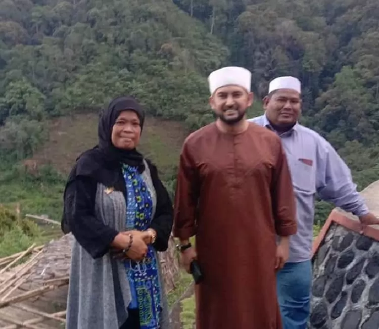 Habib Ahmad Al Habsyi Nikmati Indahnya Rongkong