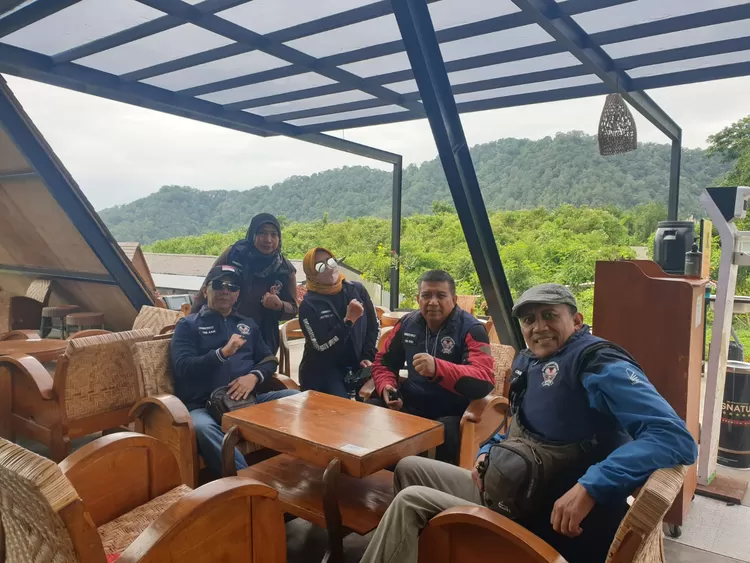 Diskusi Pendidikan DI sela-sela Touring Omberko