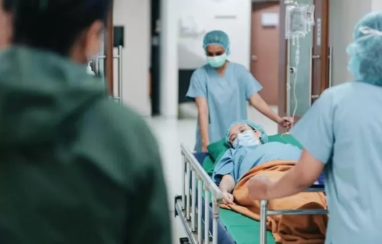 Dea Anada menjelang melahirkan