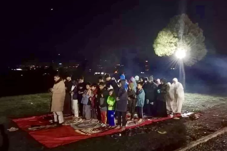 Kegiatan sholat Shubuh berjamaah