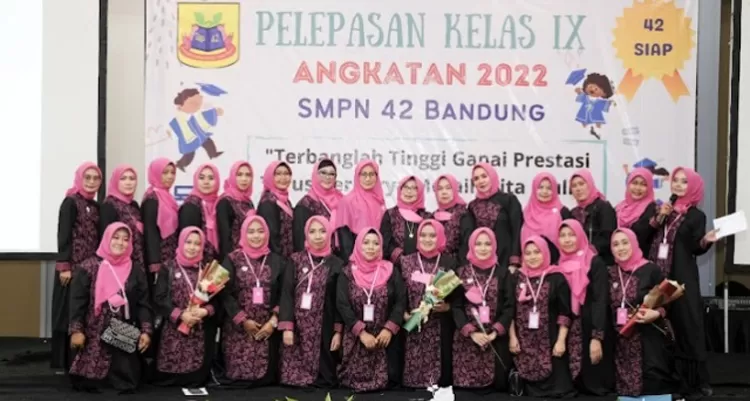 Guru dan Panitia Korlas dan Orang Tua Didik SMPN 42 Kota Bandung
